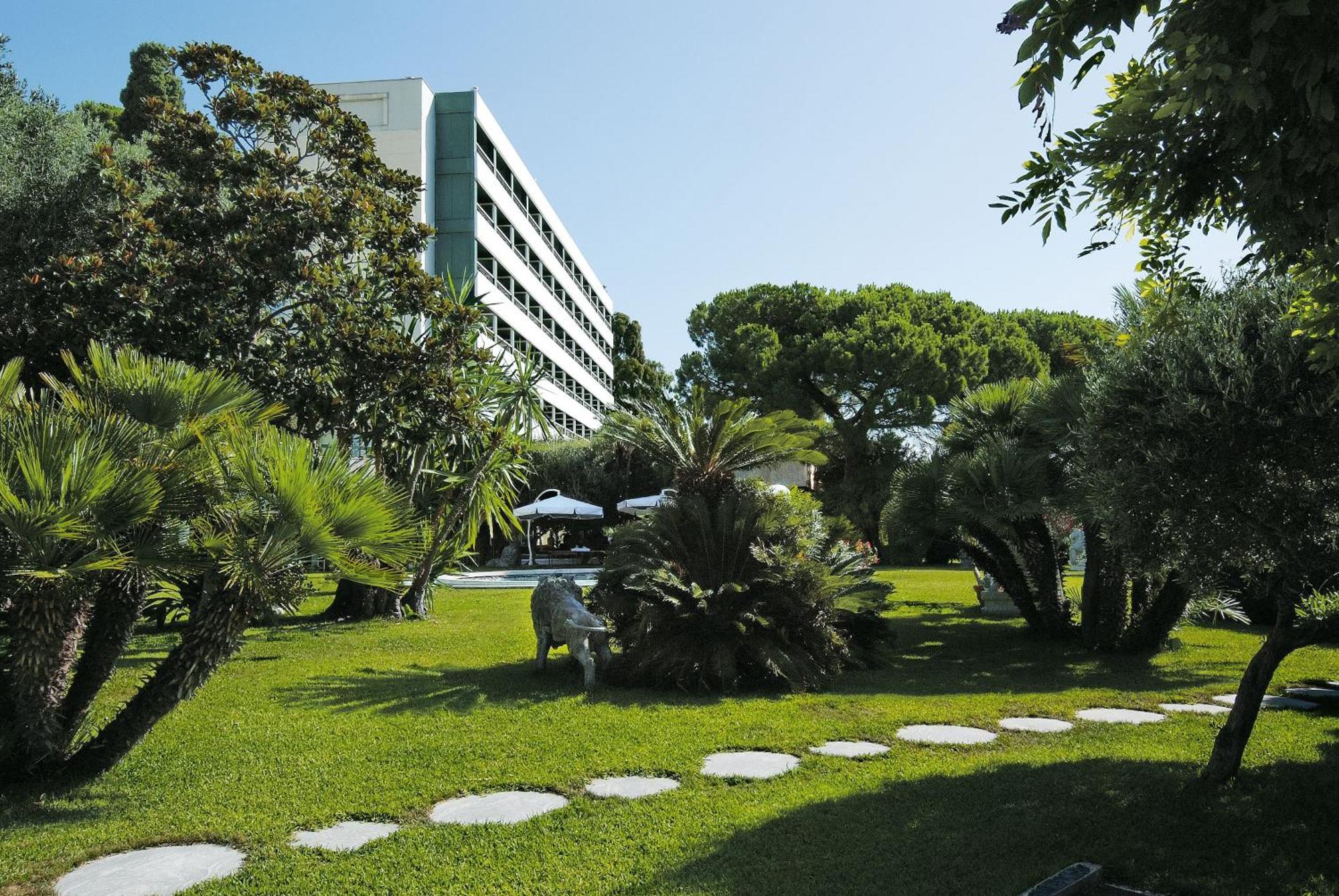 Hotel Grand Del Mare &
